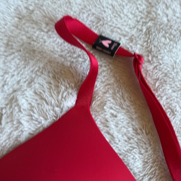 Victoria’s Secret red T-shirt Lightly Lined Wireless Bra 32DD Flawed - Picture 3 of 6